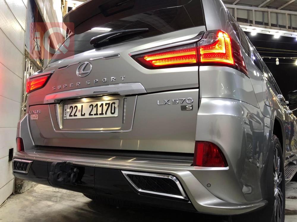 Lexus LX